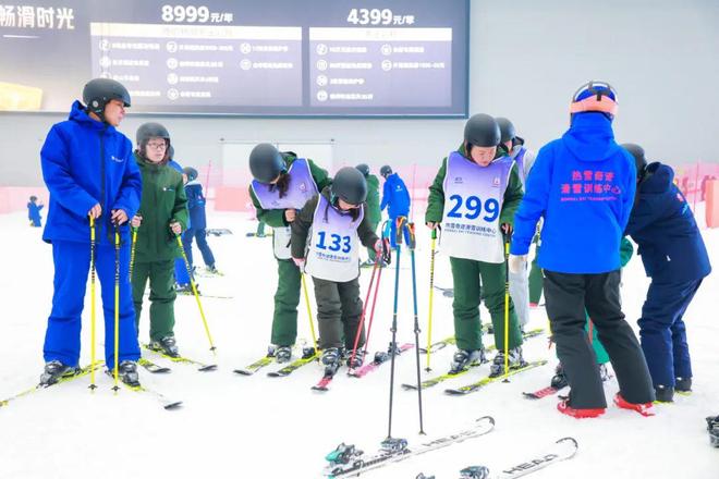 必一运动官网热雪奇观：四时室内雪场赋能全民滑雪与竞技人材培养｜第七届“中国效劳”(图6)